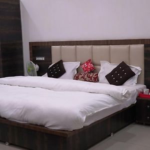 Rajmahal Resort Banquet Hall And Hotel
